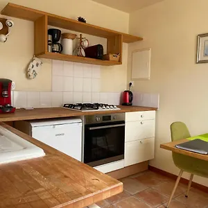 Maisonnette à : La Jaune Hébergement de vacances Étables